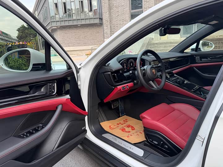 Фото 7 - Porsche Panamera