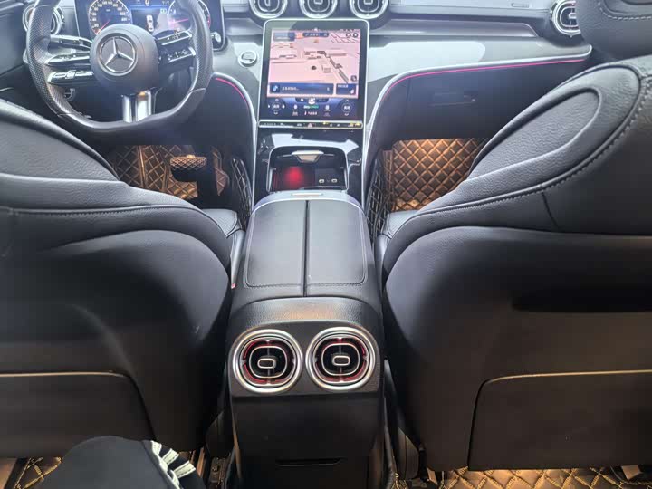 Фото 10 - Mercedes-Benz C-Class