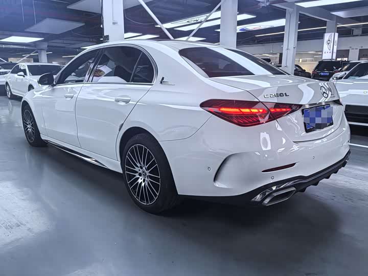 Фото 13 - Mercedes-Benz C-Class