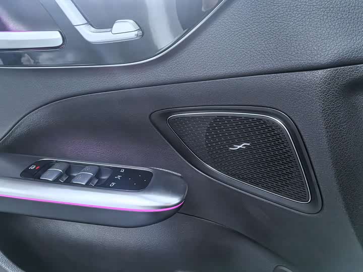 Фото 7 - Mercedes-Benz C-Class