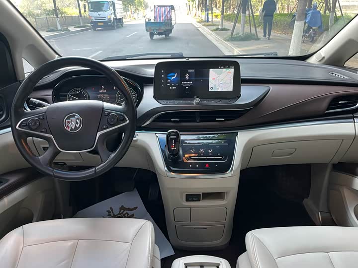 Фото 8 - Buick GL8 ES