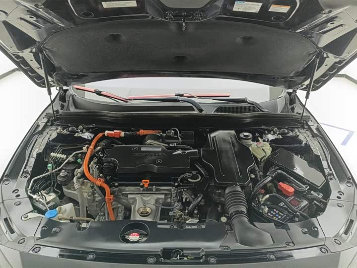 Фото 10 - Honda Accord