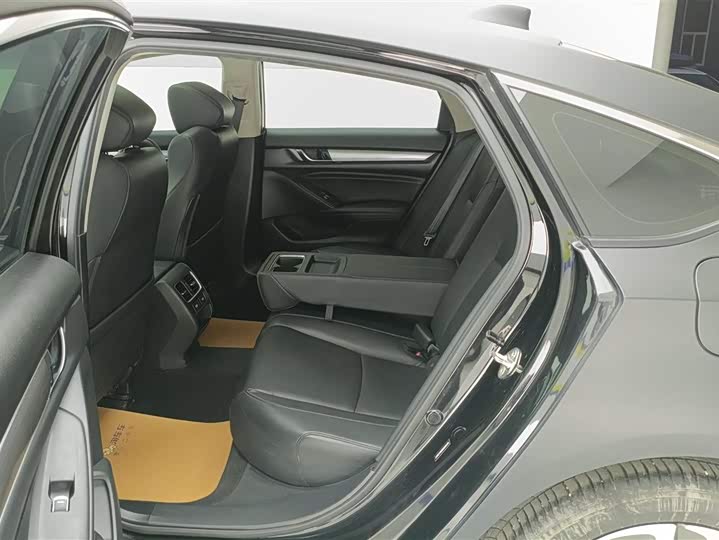 Фото 11 - Honda Accord