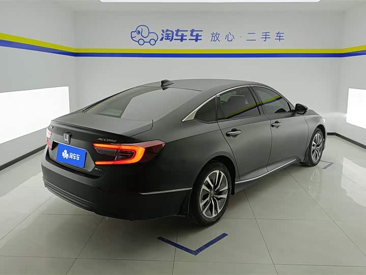 Фото 3 - Honda Accord