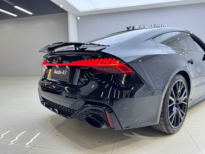 Фото 8 - Audi A7