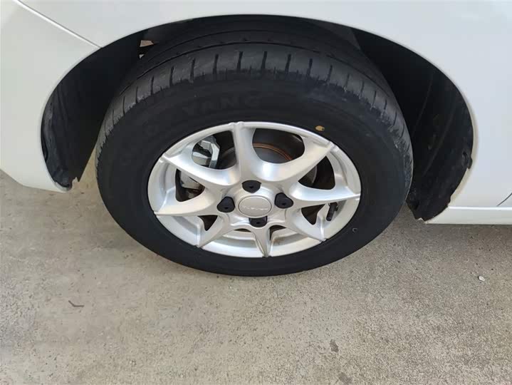 Фото 23 - Roewe Clever