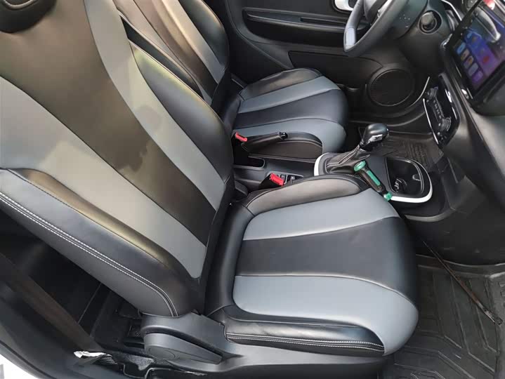 Фото 25 - Roewe Clever