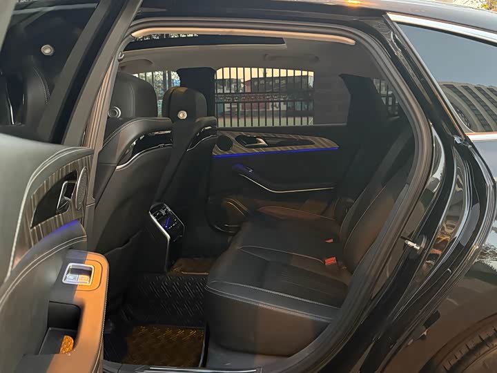 Фото 6 - Hongqi H9