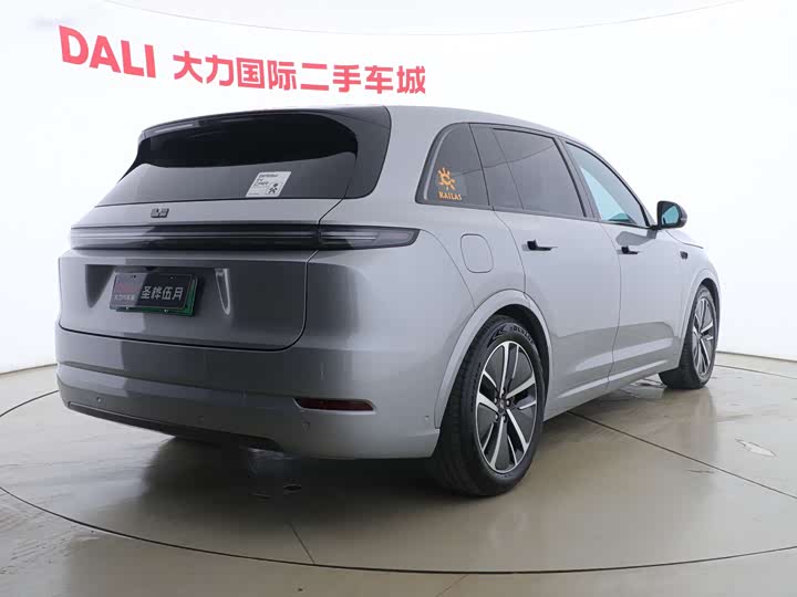 Фото 12 - LiXiang L7