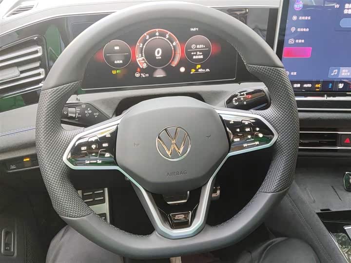 Фото 11 - Volkswagen Tiguan L Pro