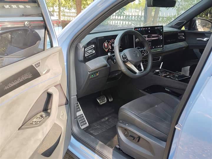 Фото 16 - Volkswagen Tiguan L Pro