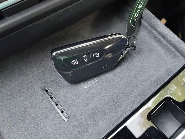 Фото 9 - Volkswagen Tiguan L Pro