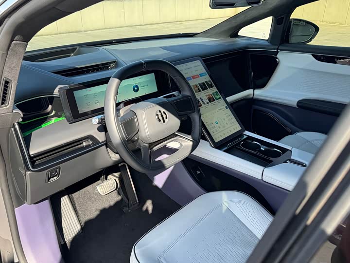 Фото 5 - HiPhi X