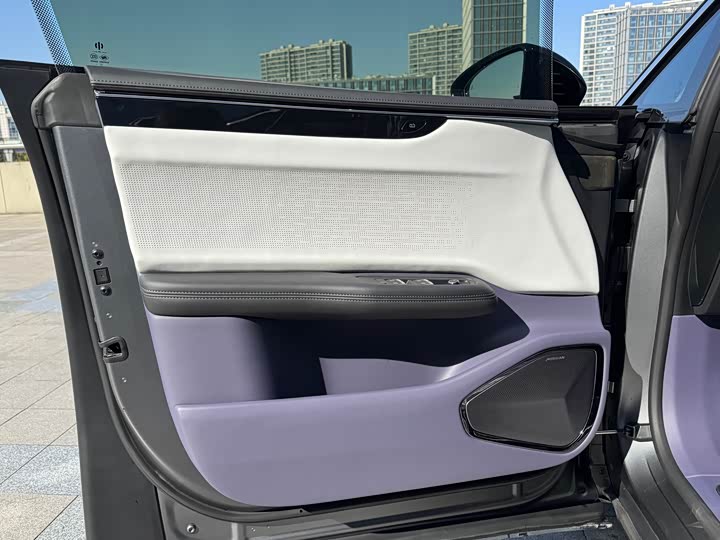 Фото 7 - HiPhi X