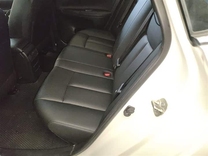 Фото 17 - Nissan Sylphy