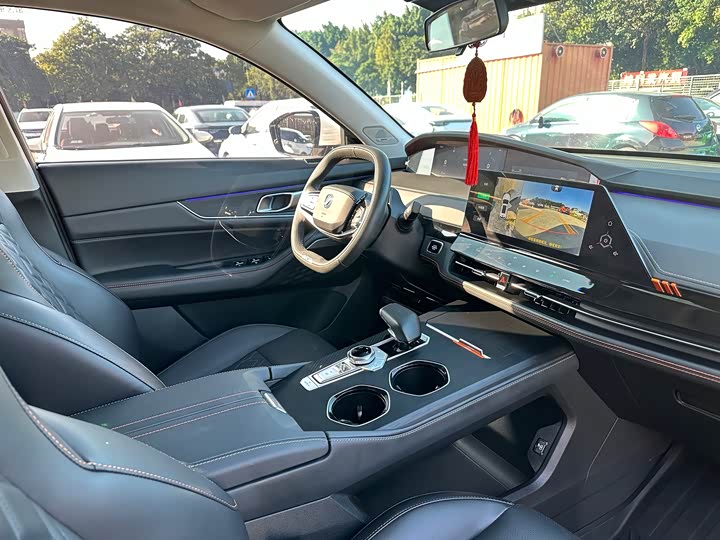 Фото 13 - Changan UNI-K Hybrid