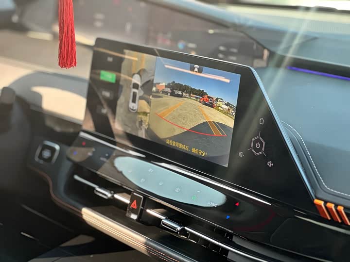 Фото 15 - Changan UNI-K Hybrid