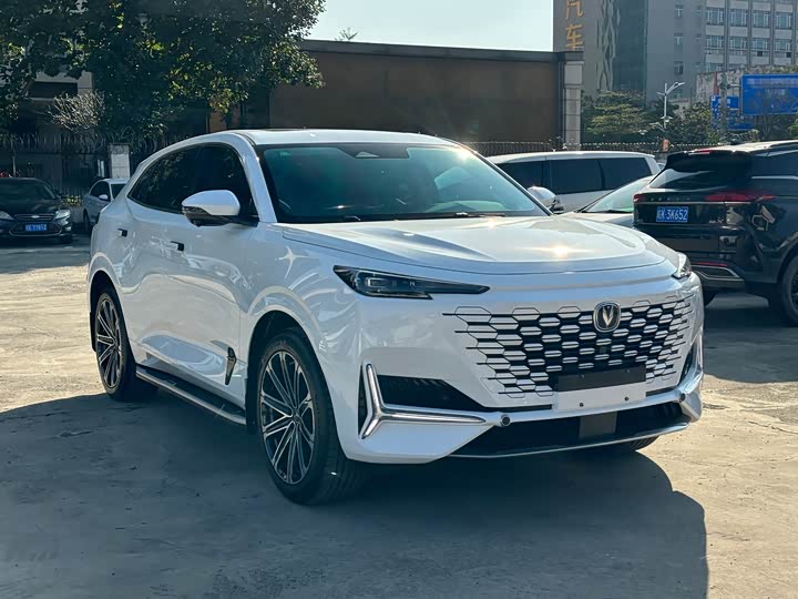 Фото 3 - Changan UNI-K Hybrid