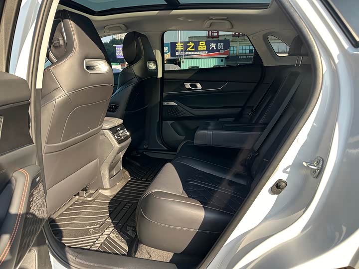 Фото 5 - Changan UNI-K Hybrid