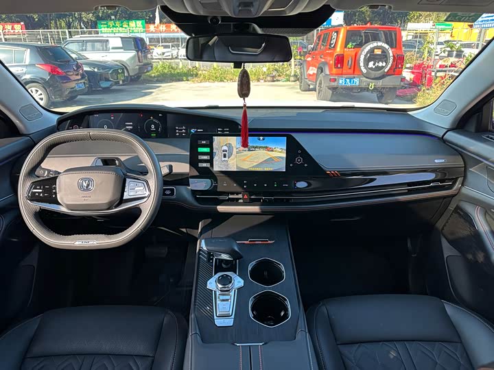 Фото 9 - Changan UNI-K Hybrid