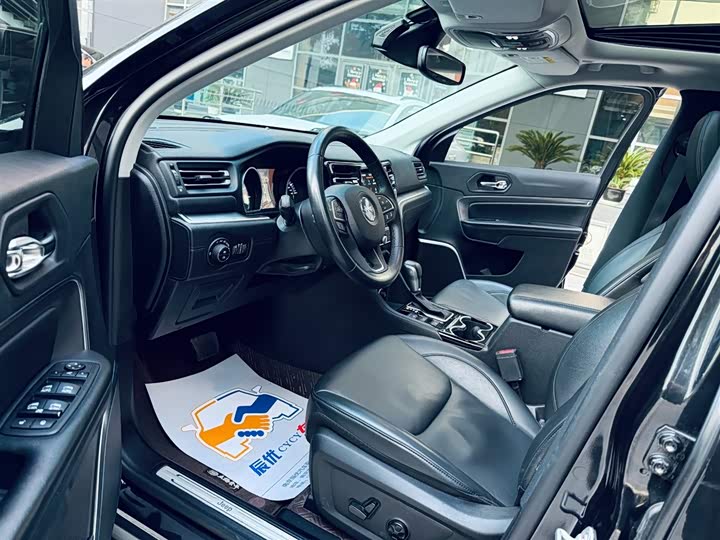 Фото 11 - Jeep Grand Commander