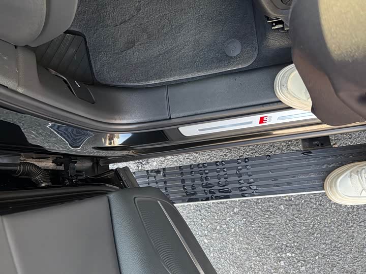 Фото 14 - Audi Q7