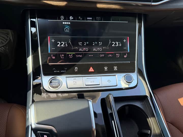 Фото 17 - Audi Q7