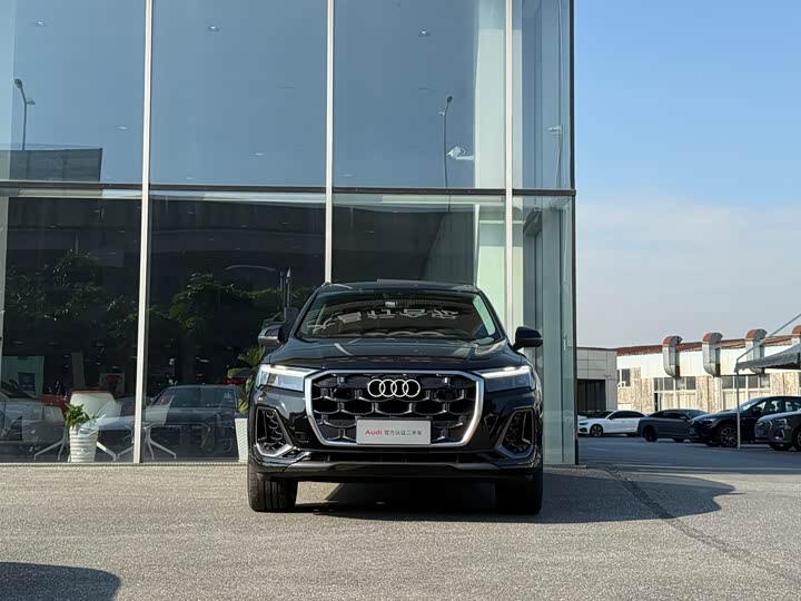 Фото 2 - Audi Q7