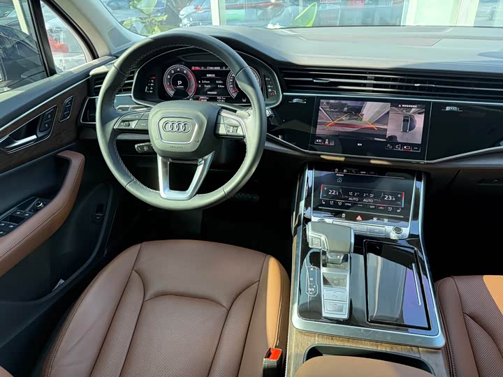 Фото 20 - Audi Q7