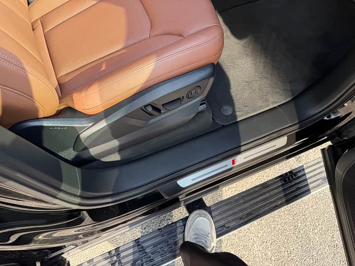 Фото 8 - Audi Q7