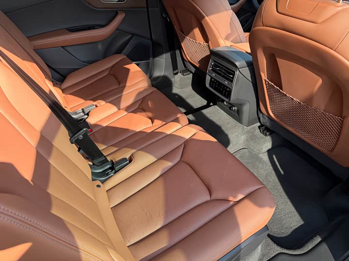 Фото 9 - Audi Q7