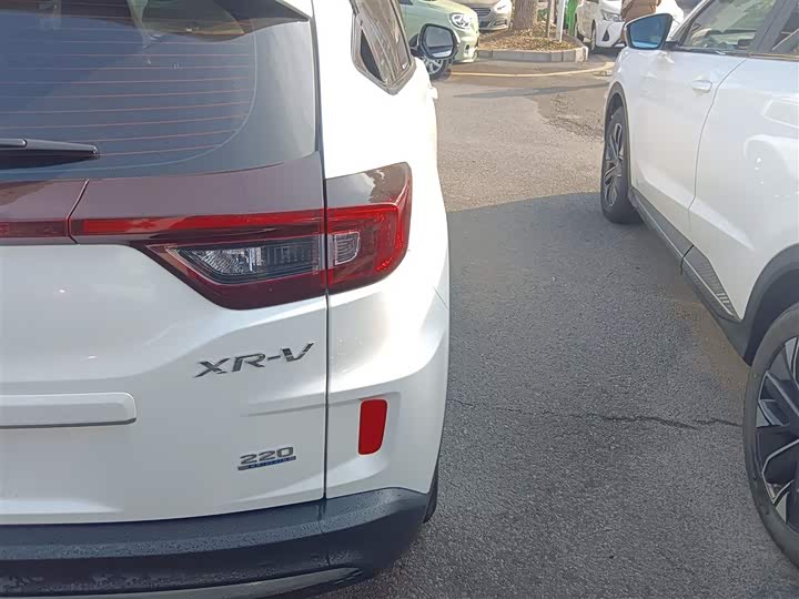 Фото 8 - Honda XR-V