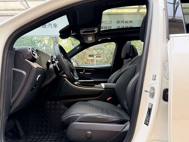 Фото 16 - Mercedes-Benz GLC-Class