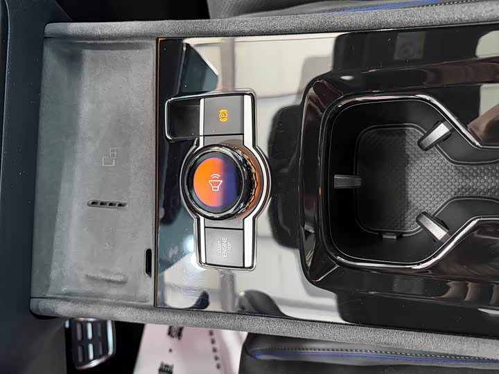 Фото 12 - Volkswagen Tiguan L Pro