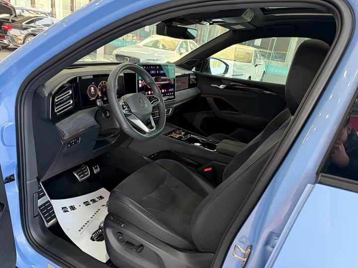 Фото 16 - Volkswagen Tiguan L Pro