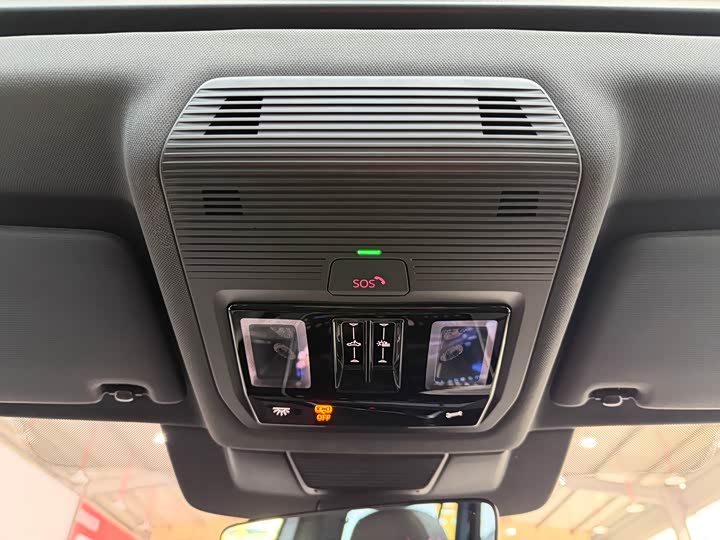 Фото 17 - Volkswagen Tiguan L Pro