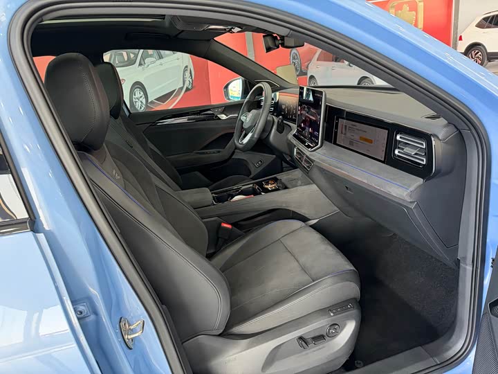 Фото 18 - Volkswagen Tiguan L Pro