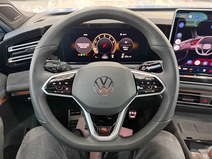 Фото 6 - Volkswagen Tiguan L Pro