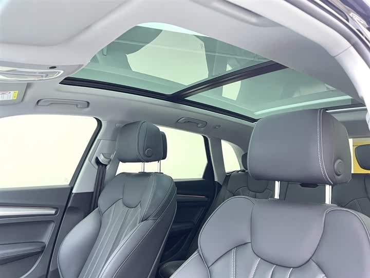 Фото 15 - Audi Q5L