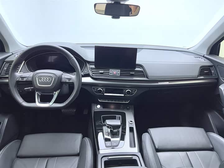Фото 16 - Audi Q5L