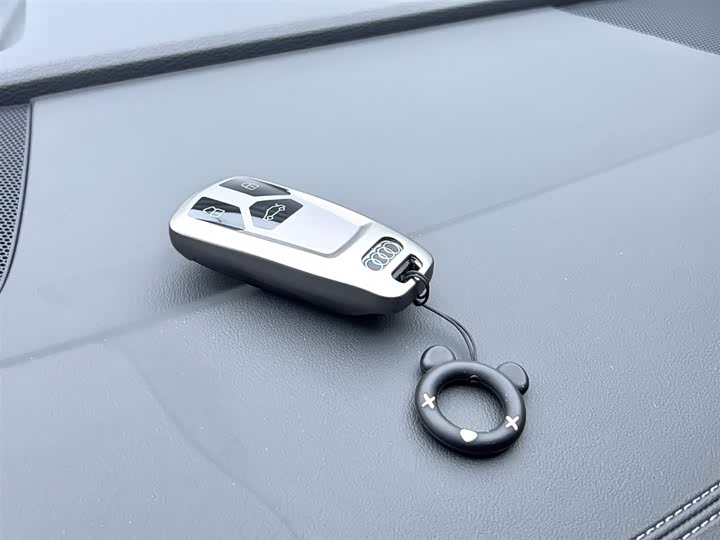 Фото 19 - Audi Q5L