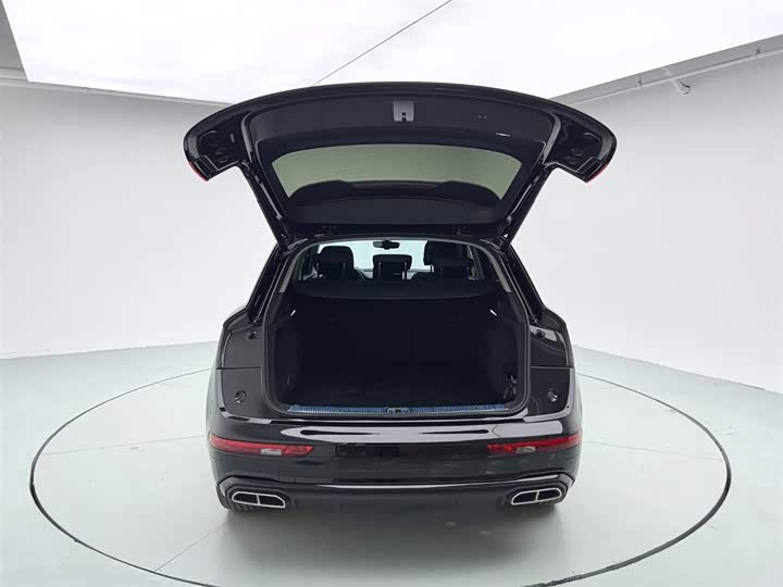 Фото 20 - Audi Q5L