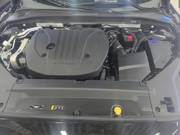 Фото 10 - Volvo S90