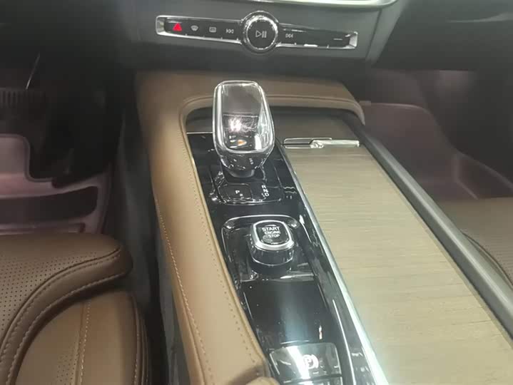 Фото 16 - Volvo S90