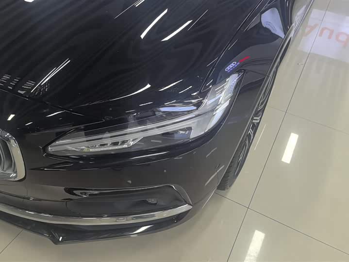 Фото 5 - Volvo S90