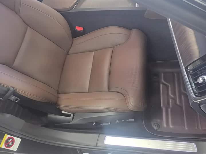 Фото 8 - Volvo S90