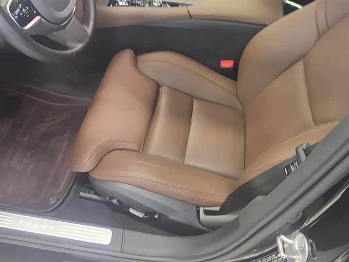 Фото 9 - Volvo S90