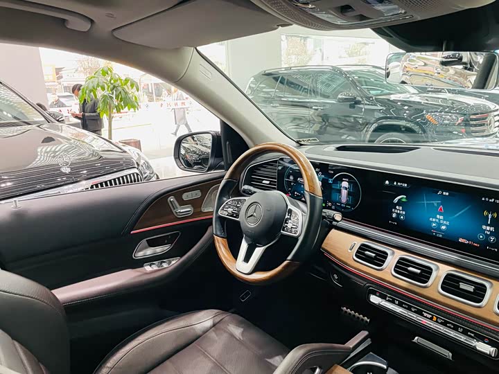 Фото 19 - Mercedes-Benz GLS-Class