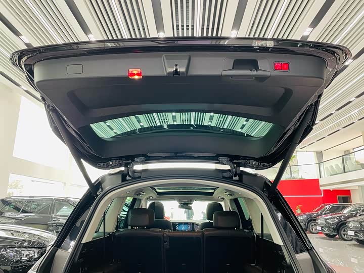 Фото 28 - Mercedes-Benz GLS-Class