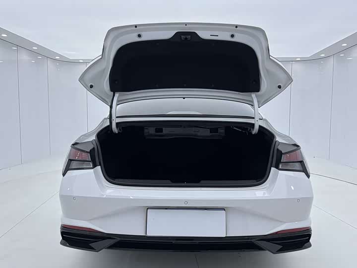 Фото 12 - Hyundai Elantra N line